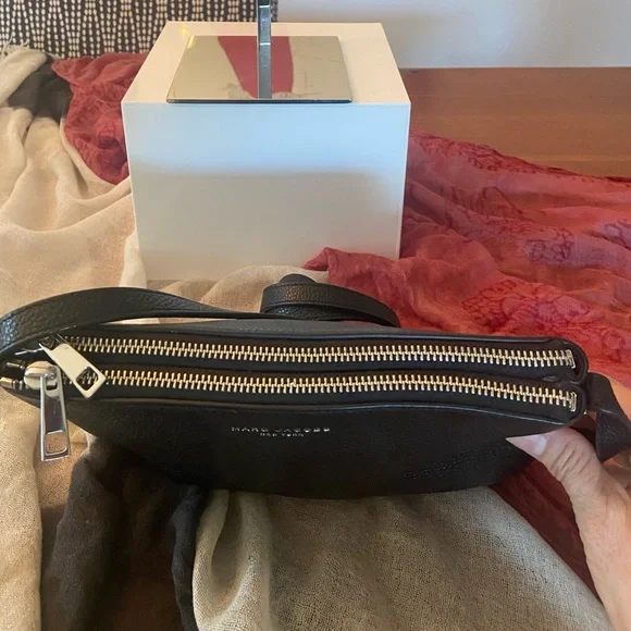 Marc Jacobs Black Pebbled Leather Crossbody Bag - Picture 6 of 11